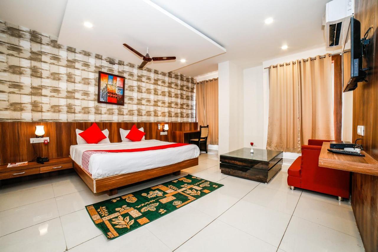 Jhānsi Oyo 35769 Hotel Rishabh מראה חיצוני תמונה